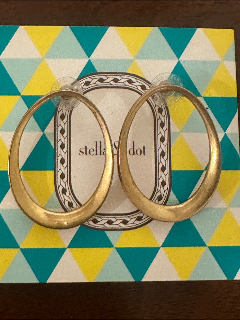 Stella & Dot Georgia Brushed Gold Oval Hoop Earrings